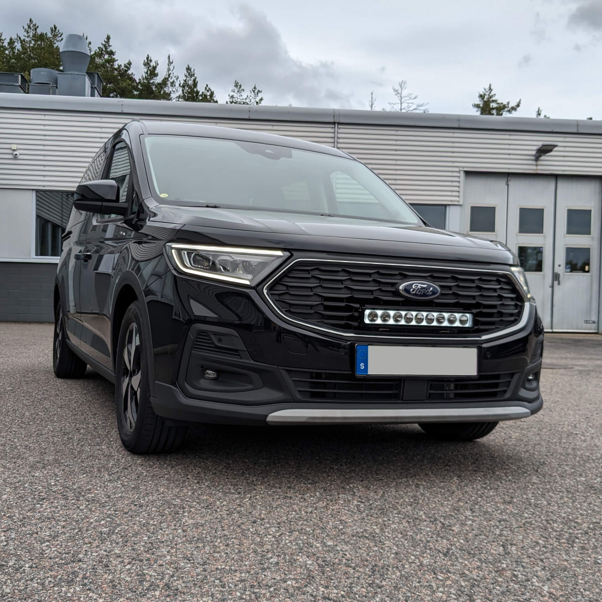 Ford Tourneo Connect 2022- Modellanpassat Extraljus-kit, Vision X - Bild 3